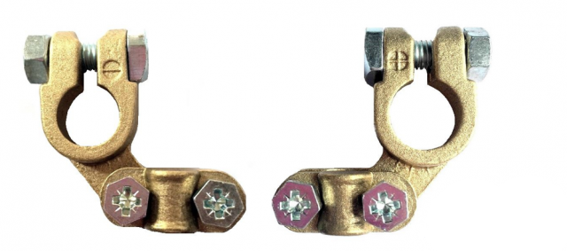 Svorka autobaterie mosaz pár + a -